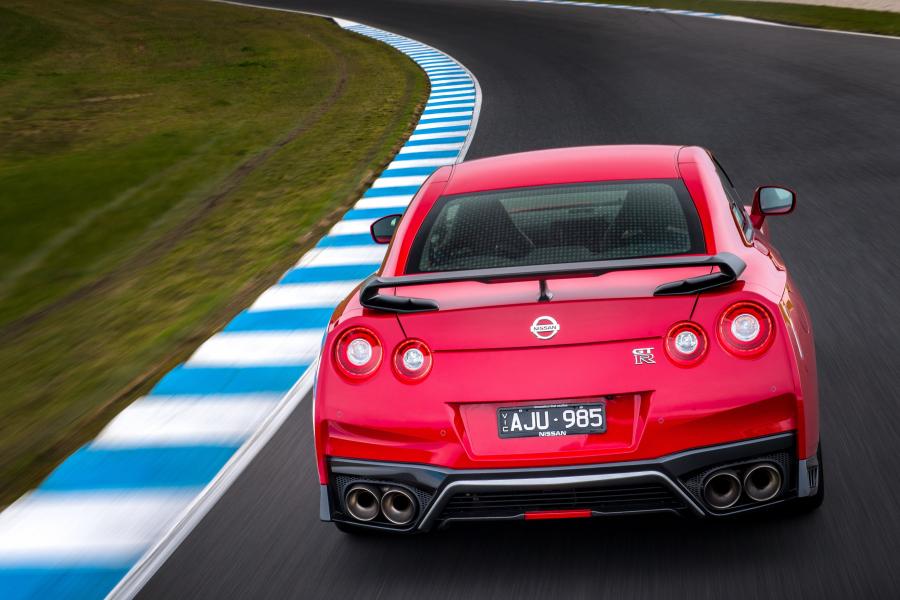  Nissan GT-R Track Edition 2016 года  (AU) (фото 9 из 13)